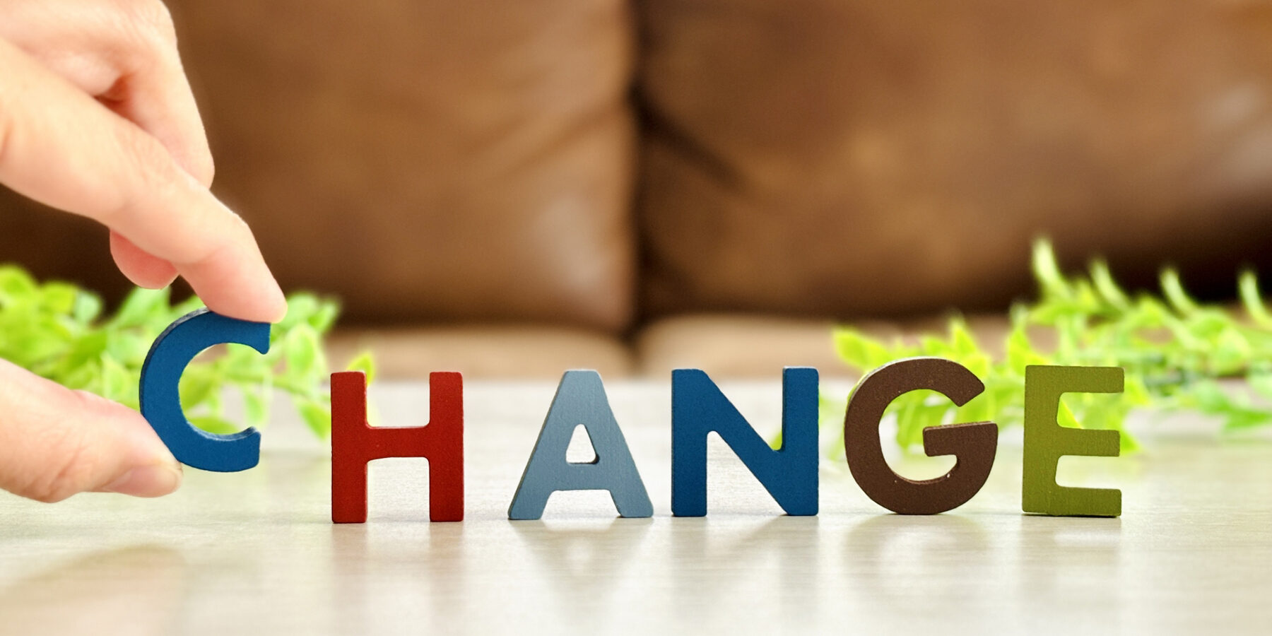 「CHANGE」という文字を並べている写真