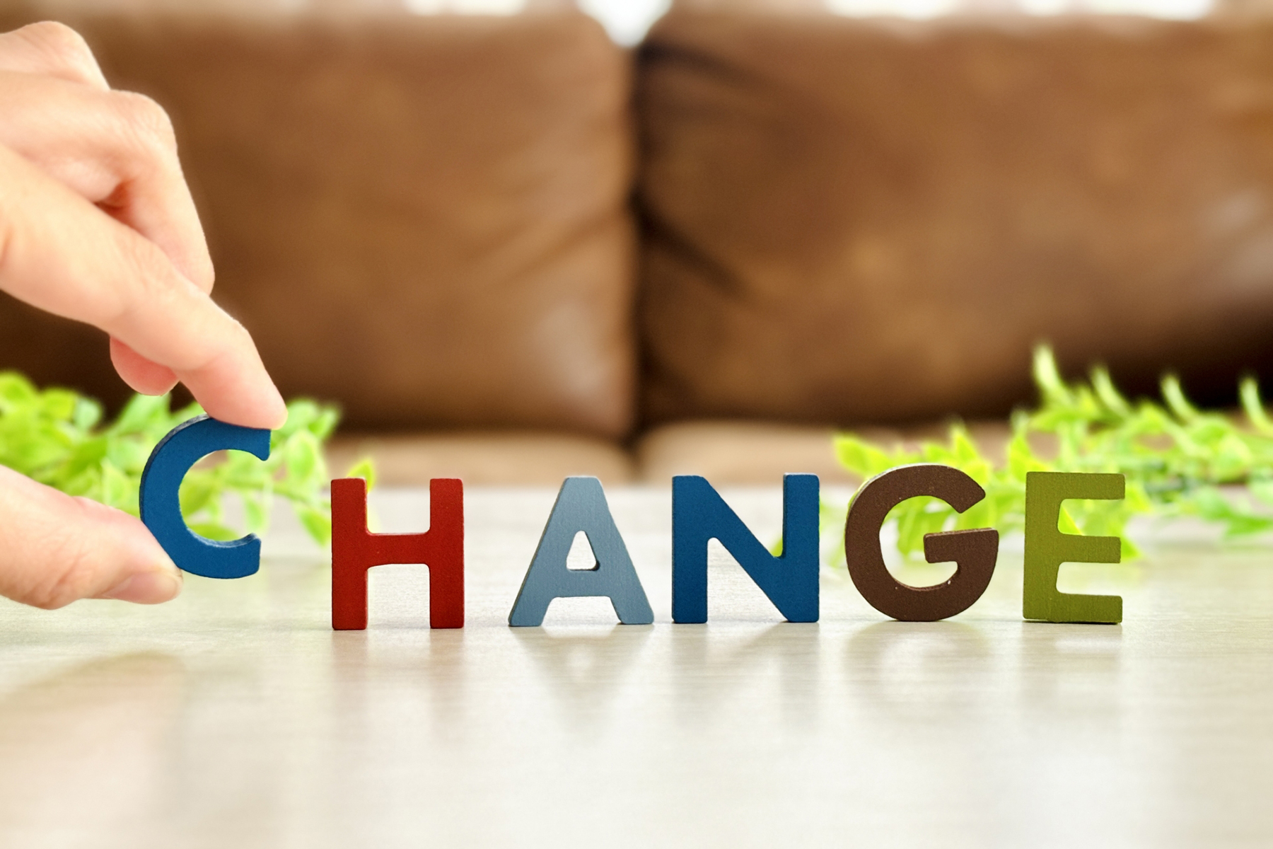 「CHANGE」という文字を並べている写真